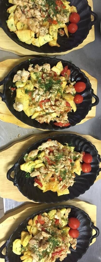 Сковородочка жареного картофеля с курицей